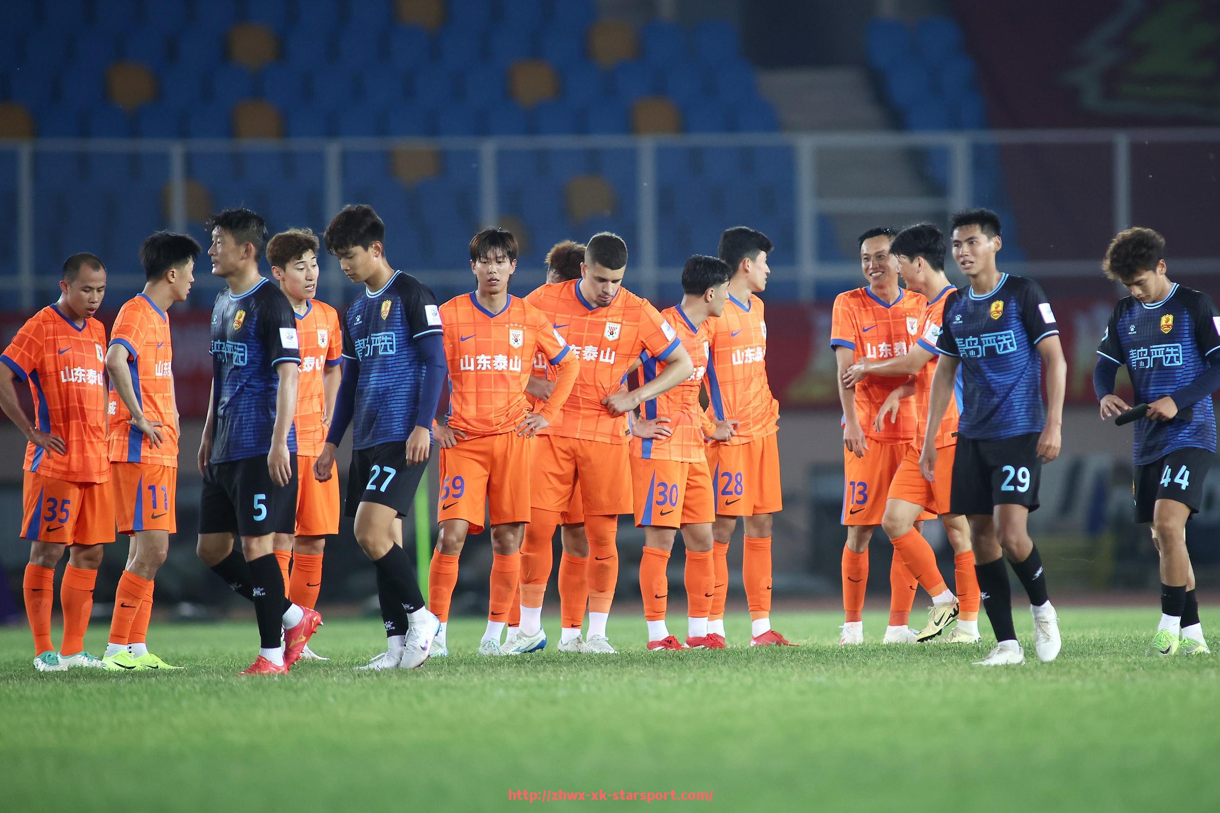 星空体育-NBA球员现场观战英超比赛的场景及互动花絮 星空体育-NBA球员现场观战英超比赛的场景及互动花絮